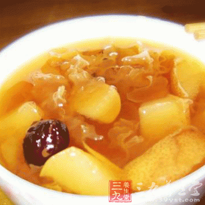 銀耳雪梨炖瘦肉