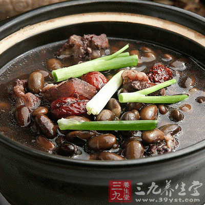 黑豆焖豬蹄