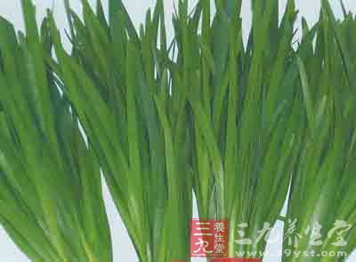 食鹽、植物油各適量，韭菜、姜末、料酒、水澱粉各少許。