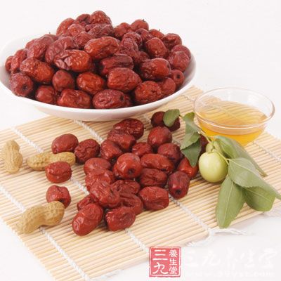 因為大棗是補充氣血的,能從內而外調節肌膚 因為大棗是補充氣血的,能從內而外調節肌膚