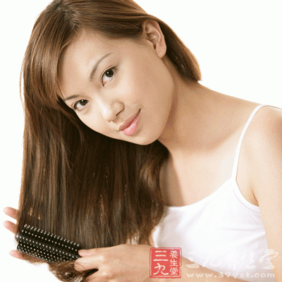 多梳頭對氣血暢通很有幫助