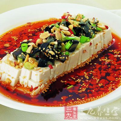 小蔥皮蛋拌豆腐(豆腐+小蔥)