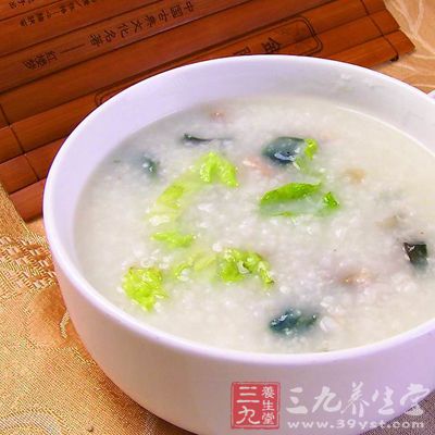 茯苓 15克，麥冬 15克，粟米100g。將粟米放入水中，然後煮粥，再將二味藥煎成水，取濃汁，待米半熟的時候再加入，一起煮熟食用。