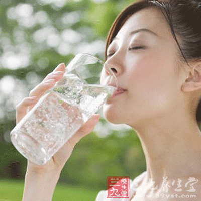 每天喝足八杯水 每天喝足八杯水