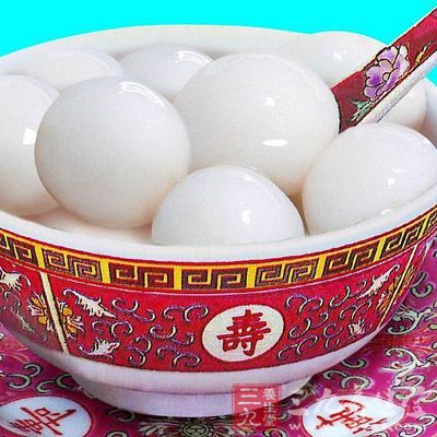 鍋中加適量水煮沸,放入山藥湯圓煮至浮起,最後依個人喜好加糖調味即可。 鍋中加適量水煮沸,放入山藥湯圓煮至浮起,最後依個人喜好加糖調味即可。