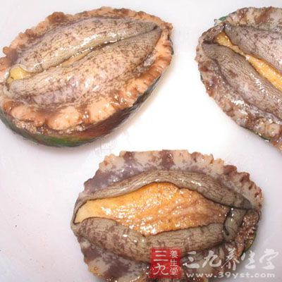 夜尿頻、氣虛哮喘、血壓不穩、精神難以集中者適宜多吃鮑魚;糖尿病患者也可用鮑魚作輔助治療，但必須配藥同炖，才有療效。