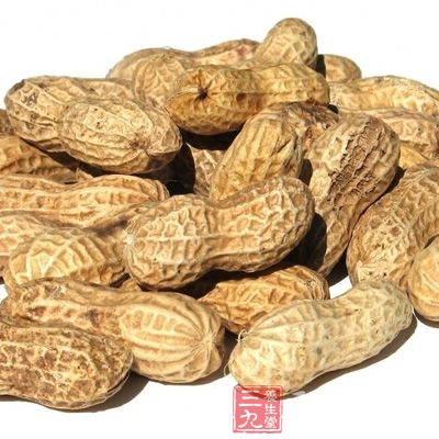 花生性平，味甘，入脾、肺經