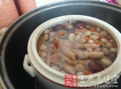 雞爪湯的做法大全裡面的雞爪玉米土豆蘿卜湯是道不錯的營養湯。 雞爪湯的做法大全裡面的雞爪玉米土豆蘿卜湯是道不錯的營養湯。