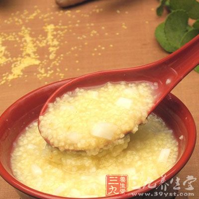 山藥味甘,性溫。補而不滯,不熱不燥,能健脾益胃、助消化。 山藥味甘,性溫。補而不滯,不熱不燥,能健脾益胃、助消化。
