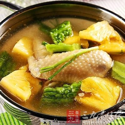 苦瓜鳳梨煲雞