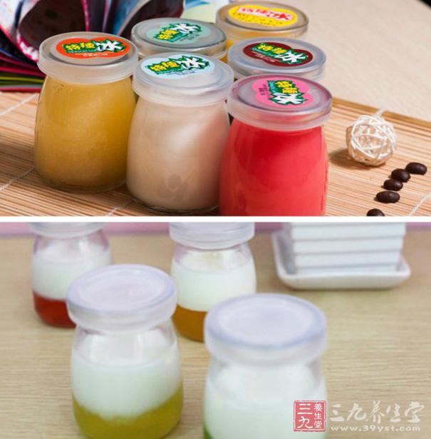 倒入布丁瓶中，放至靜止