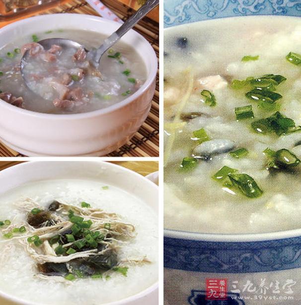 准備皮蛋適量,將它切成粒;在准備瘦肉若干,將其切片,放入少量澱粉和鹽攪拌片刻,再放入少許的水,繼續攪拌,最後放入少許生粉和水即可。 准備皮蛋適量,將它切成粒;在准備瘦肉若干,將其切片,放入少量澱粉和鹽攪拌片刻,再放入少許的水,繼續攪拌,最後放入少許生粉和水即可。