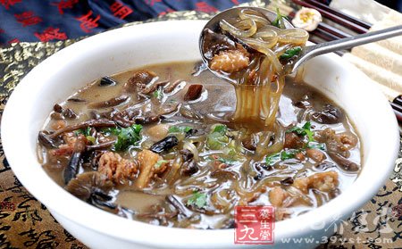 小雞炖榛蘑