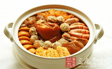 傳統盆菜 疊出懷舊情懷