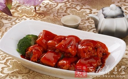 紅扒豬蹄的做法