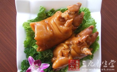 紅扒豬蹄的做法