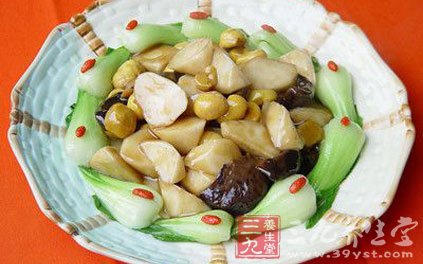 山藥和豌豆開水中焯一下