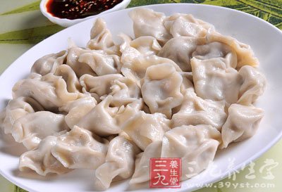 將豬肉粒用姜末