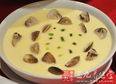 蒸鍋放水煮開後將碗放入