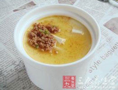 再用保鮮膜蓋住來蒸