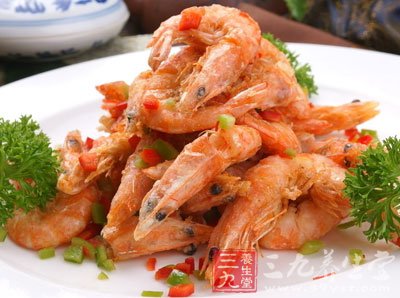 蝦剪淨須腳蝦槍料酒微微腌制下