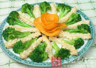 西蘭花胡蘿卜一根