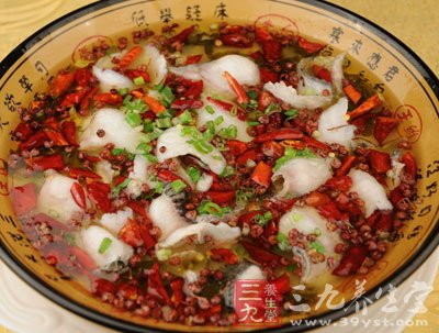 一盆鮮香味美的酸菜魚就出爐了