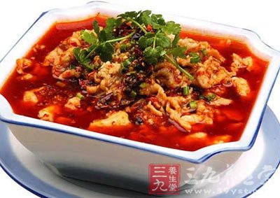 菜幫用刀斜切成薄片