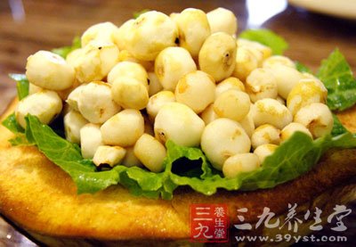加入一點食鹽和食用油