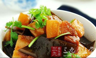 擺盤上桌可以考慮放點蔥花