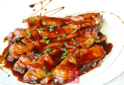 再另用鍋一只燒熱下豬油