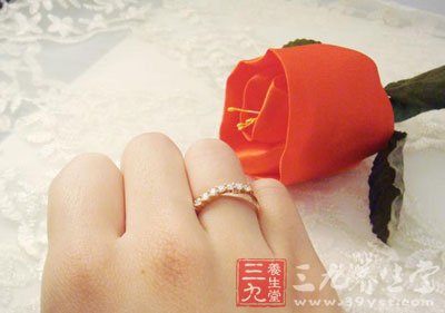也可以采用香蕉肉擦塗凍傷的地方