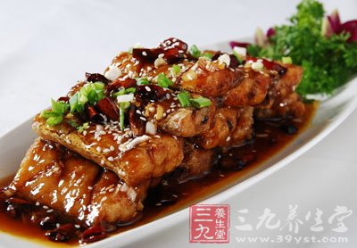 見汁濃稠時放入帶魚