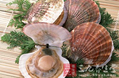 魚類如大西洋鲑魚中的歐米伽-3能夠幫助血液