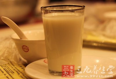 豆漿中所含的卵磷脂還能減少腦細胞死亡