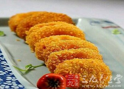 下鍋開始炸炸到兩面金黃即可