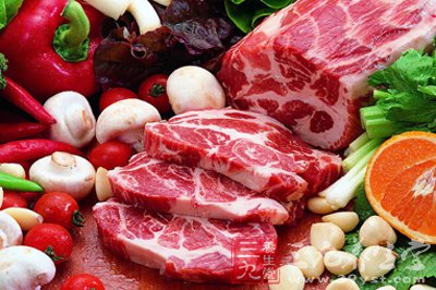 在飲食上要減少動物脂肪肉類及甜食攝入