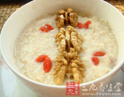 加純淨水一起倒入鍋裡