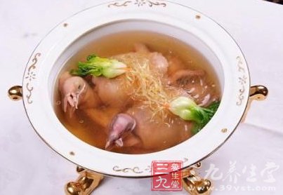 當歸以根大頭肥身干色白有芳香油氣者為佳