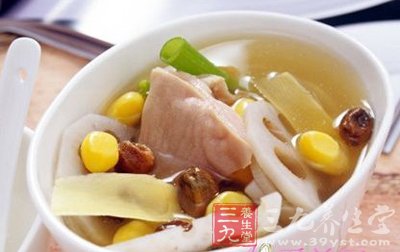 用清水浸泡30分鐘撈起切大塊