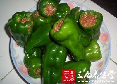 紅蘿卜洗淨對破劃開再切成片