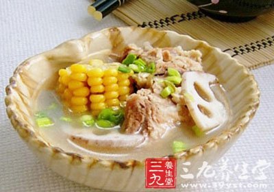 蓮藕排骨湯補脾益肺