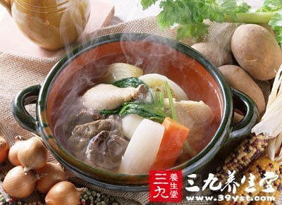 川貝雪梨豬肺湯具有潤肺止咳利咽之效