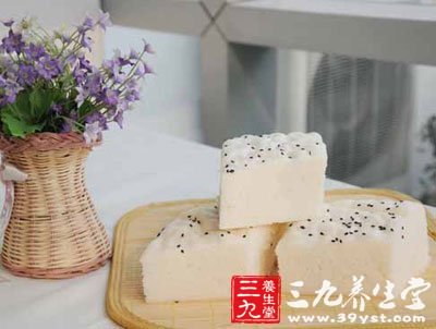 大米發糕，首先米粉加入面粉