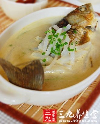 白蘿卜鲫魚湯的做法