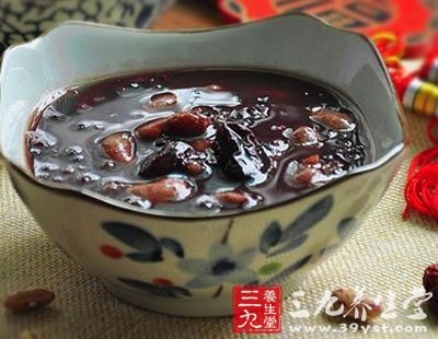 補血的食物有黑糯米補血粥