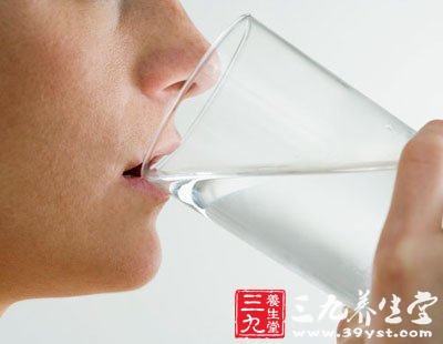 養胃需飲水擇時