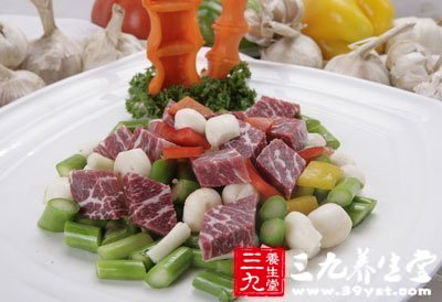 白果炒牛肉對高血壓、高血脂、等疾病還具有特殊的預防和治療效果。