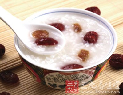補血吃龍眼肉粥好
