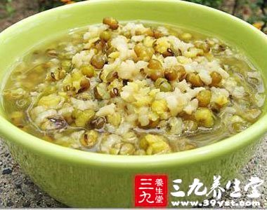 綠豆馬齒苋湯清熱解毒，祛濕止痢